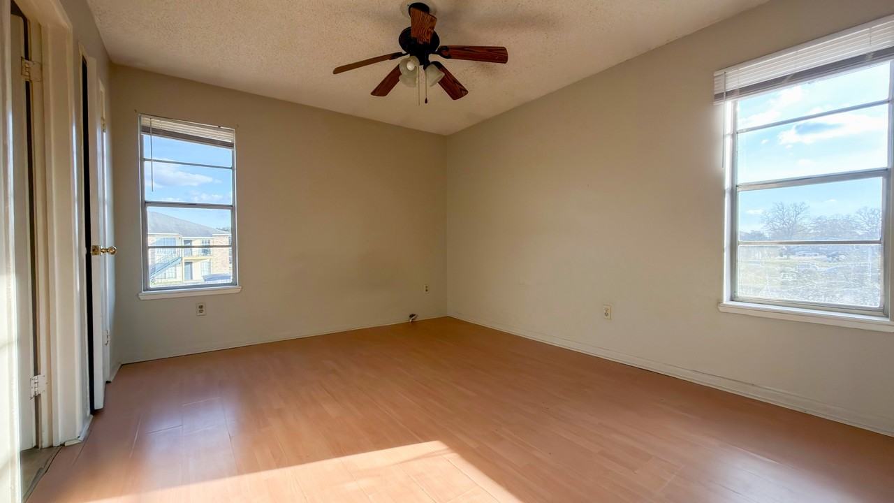 310 Vieux Orleans Cir #D - Photo 5 of 9