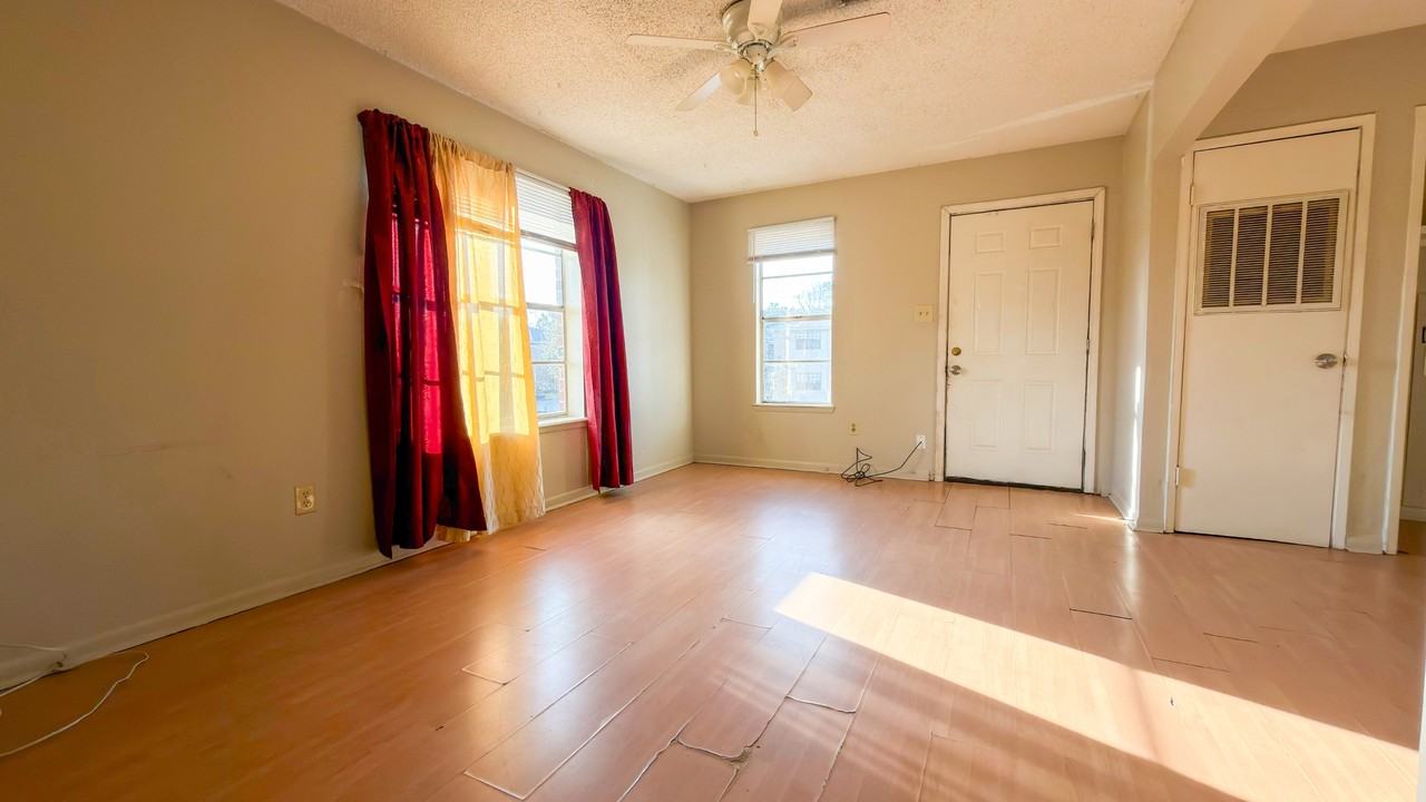 310 Vieux Orleans Cir #D - Photo 6 of 9