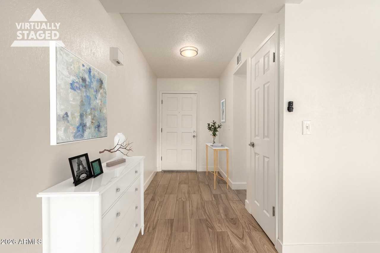 3136 N 38th St Unit 10 - Photo 3 of 34