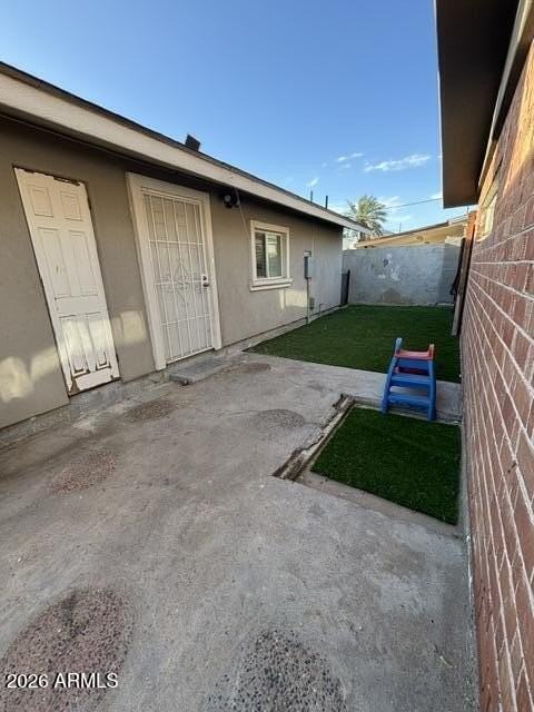 9406 N 5th Ave Unit B - Photo 2 of 8