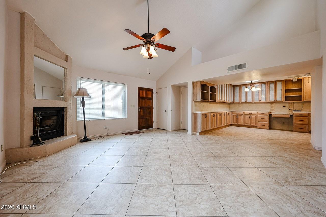 14468 N Sherwood Dr Apt B - Photo 3 of 32