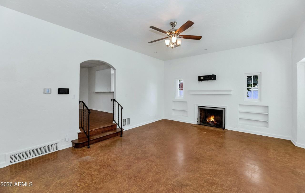 114 W Windsor Ave - Photo 3 of 49