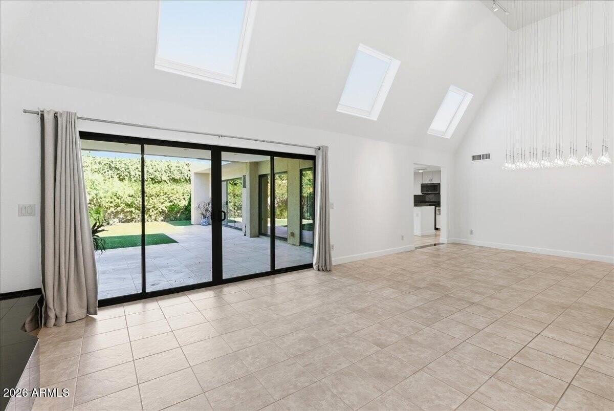 5309 N 24th Pl - Photo 6 of 36