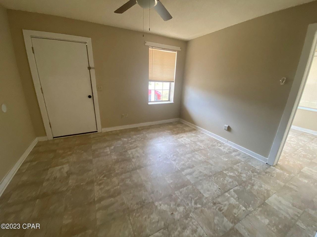 619 E 13th St - Photo 5 of 8