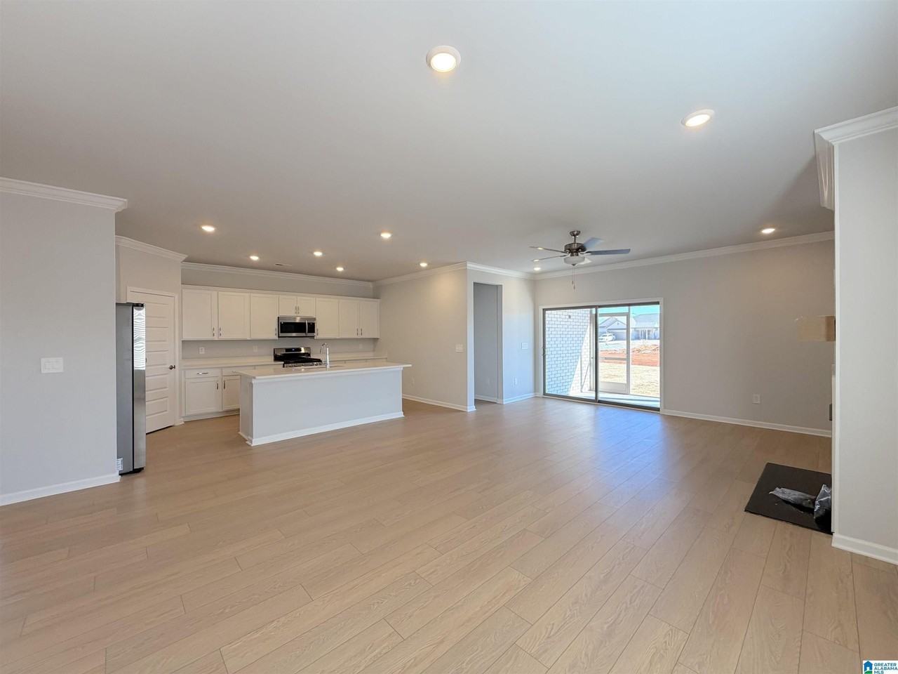 214 Stockyard Cir - Photo 7 of 44