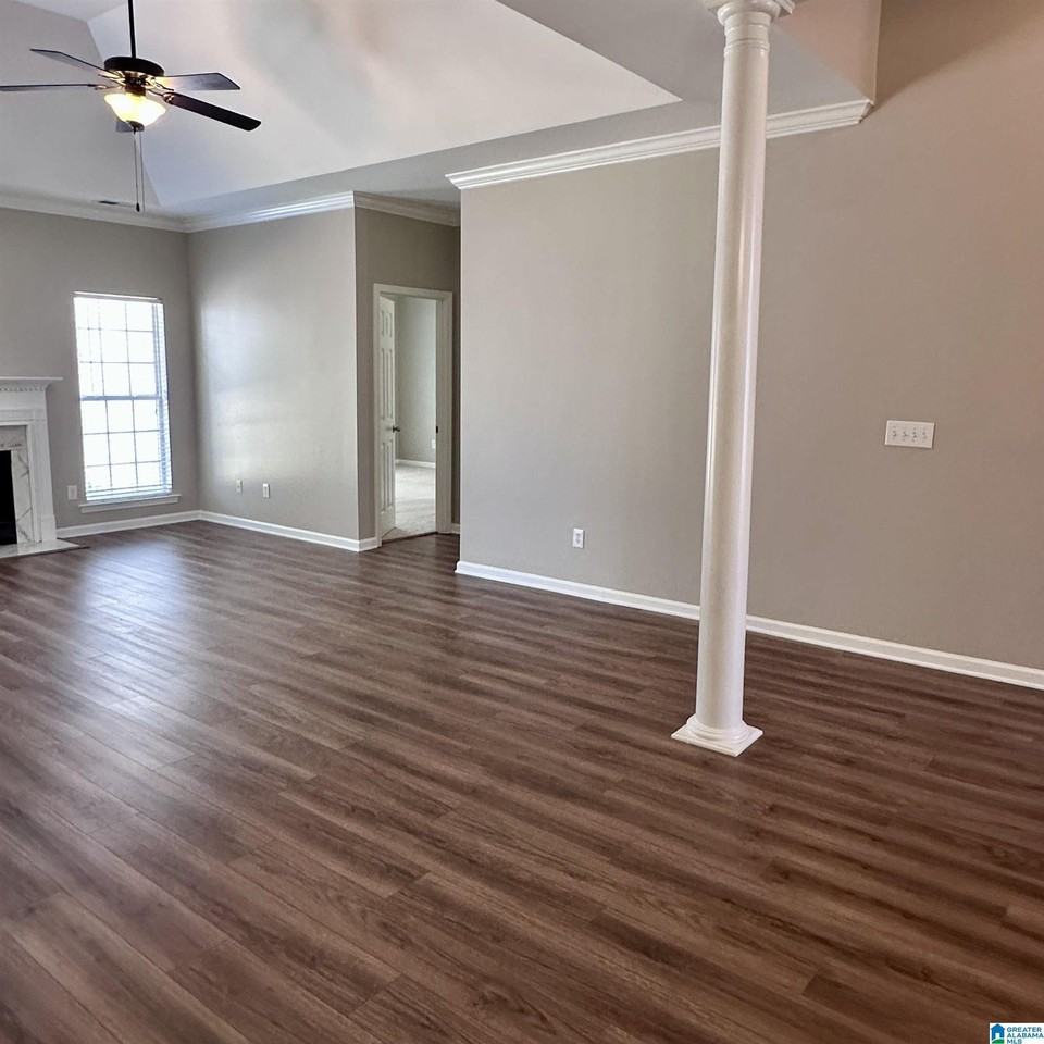 384 Savannah Cir - Photo 3 of 19