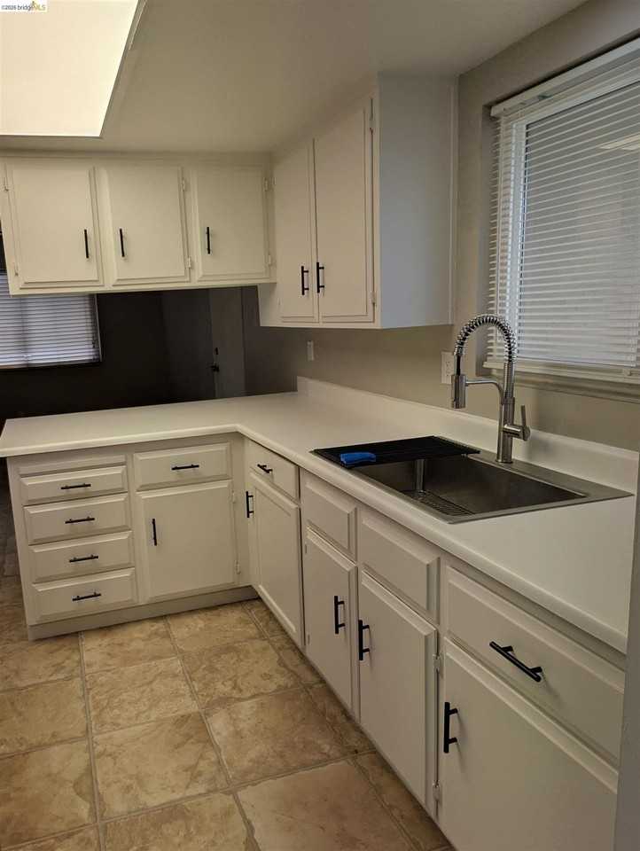 1504 Mission Dr - Photo 2 of 8