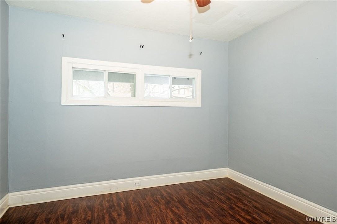 11 Hoyt St - Photo 5 of 36