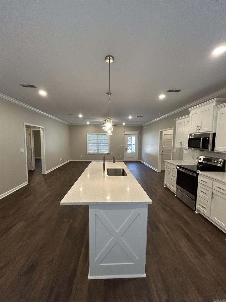 121 Stonebriar Dr - Photo 4 of 15