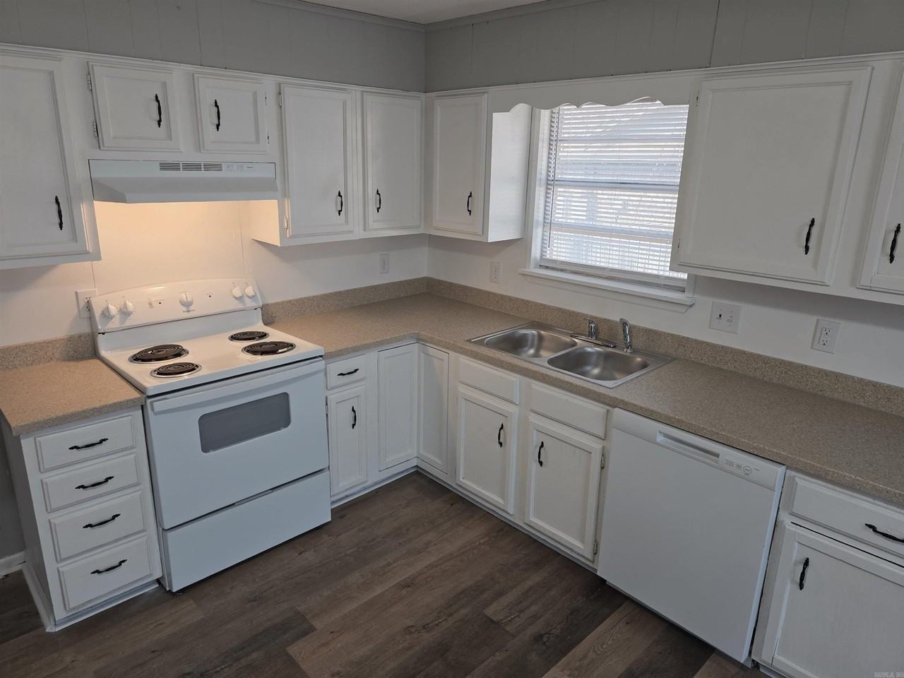 617 Brierly Dr - Photo 5 of 13