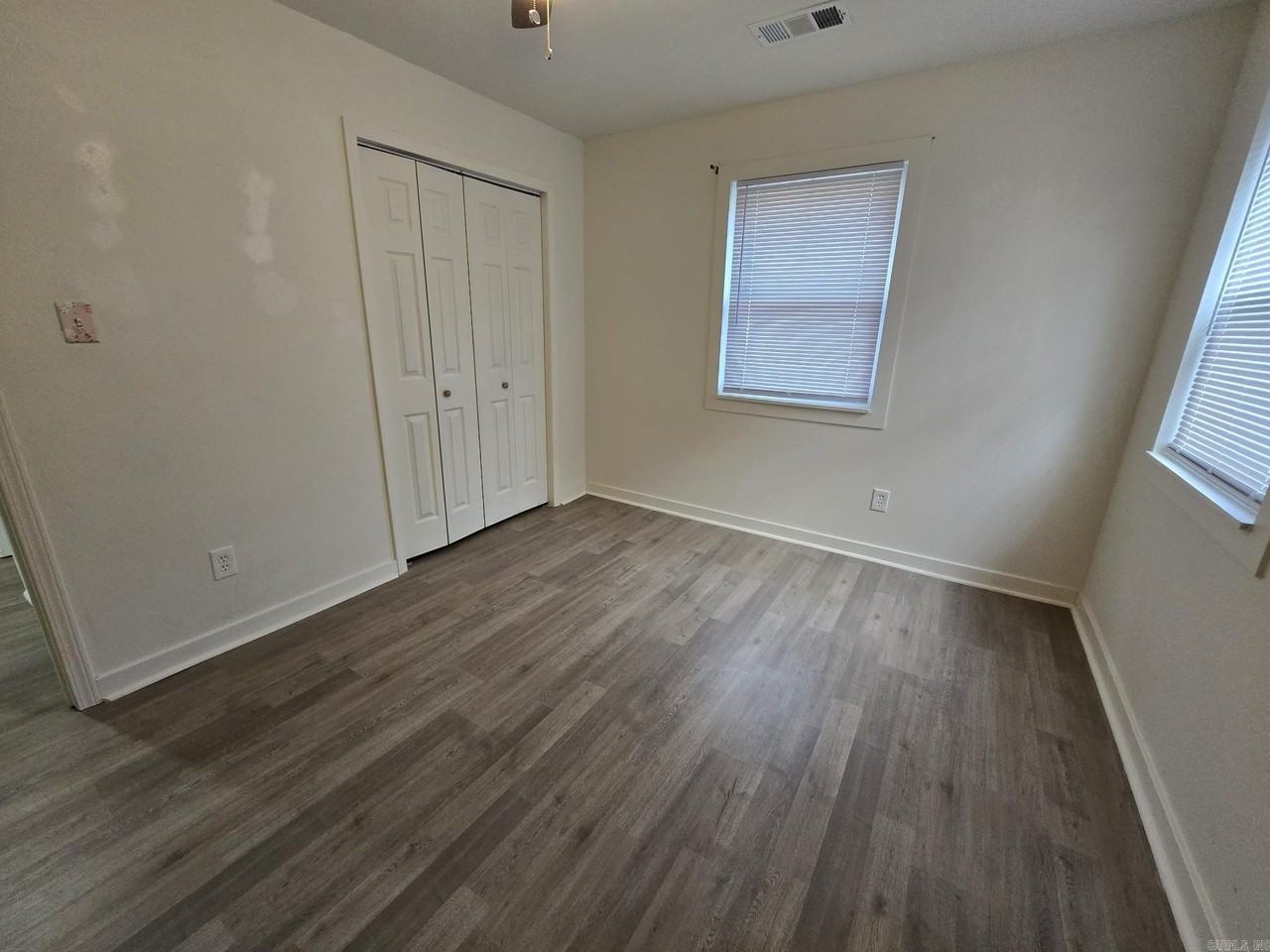 820 Edgehill Dr - Photo 4 of 9