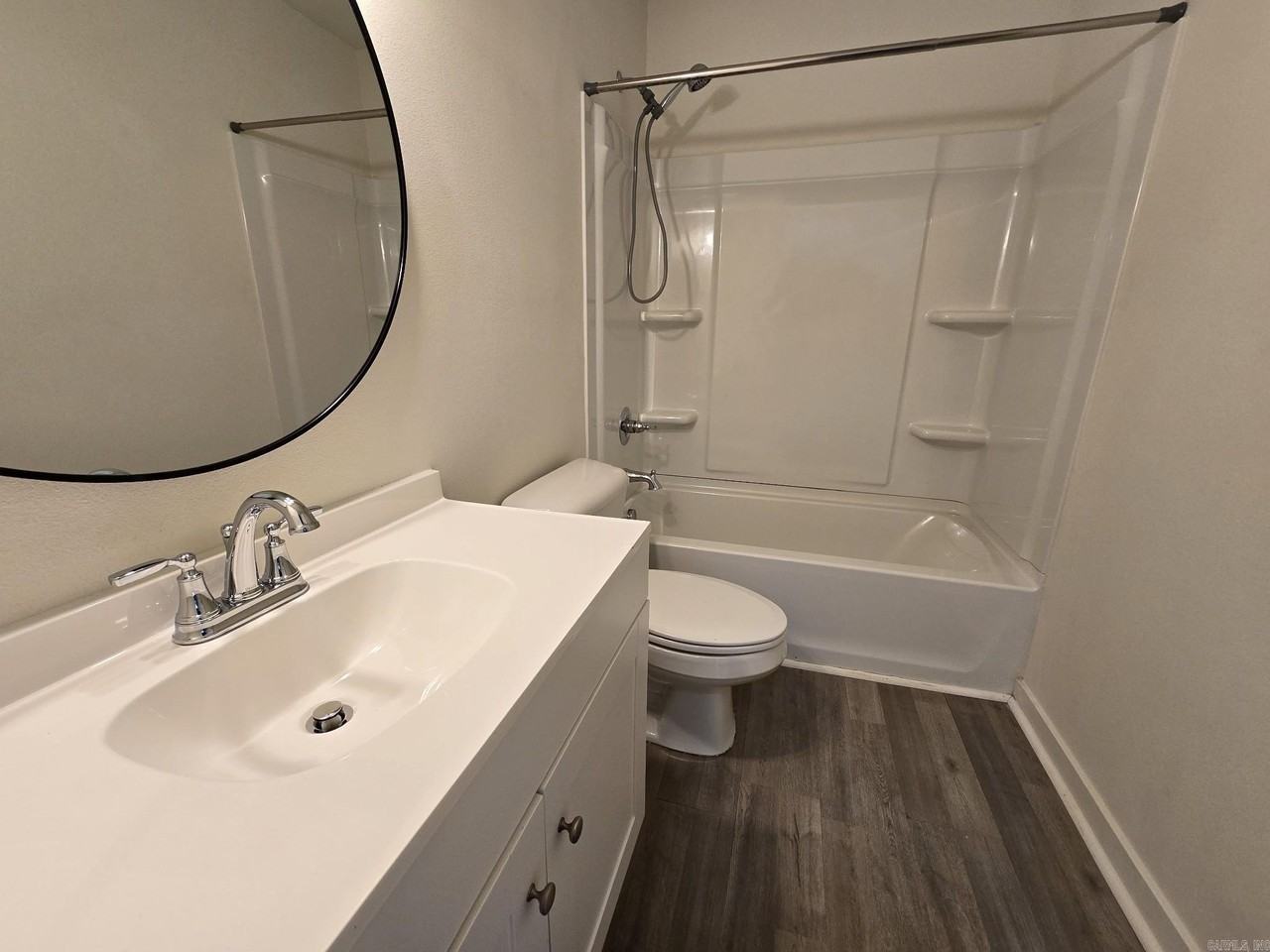 820 Edgehill Dr - Photo 5 of 9