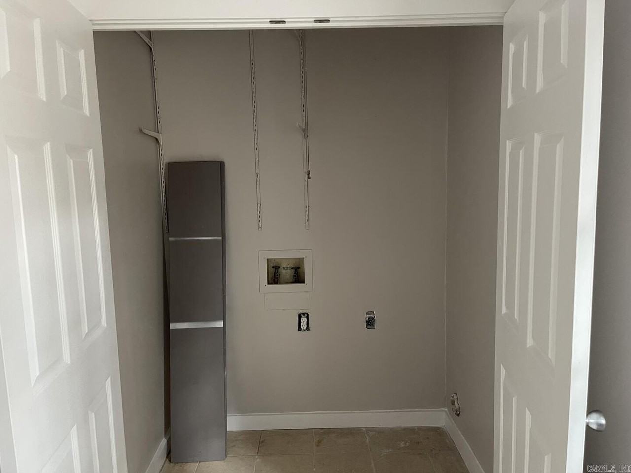 1215 Fairview St - Photo 7 of 13