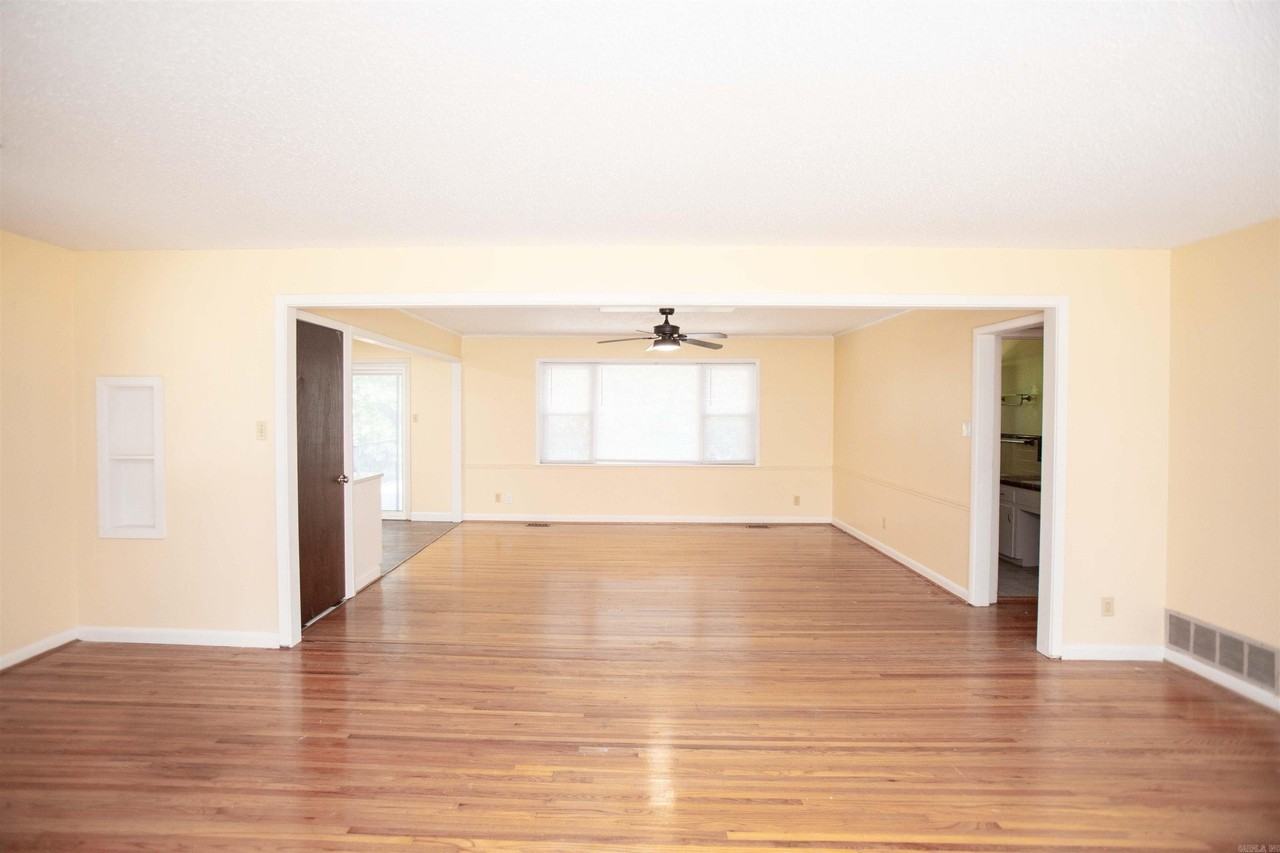 5010 Glenmere Rd - Photo 7 of 34