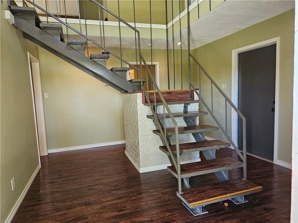 310 Sunset St - Photo 2 of 18