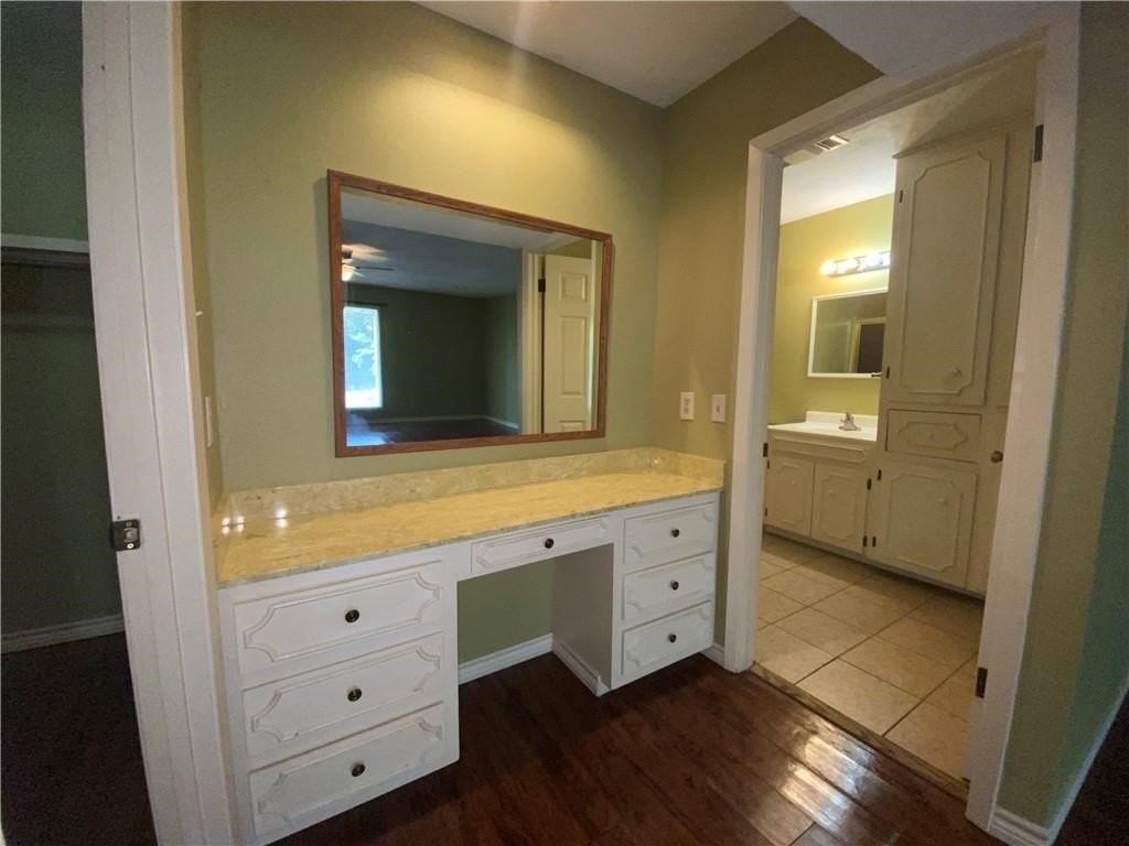 310 Sunset St - Photo 7 of 18