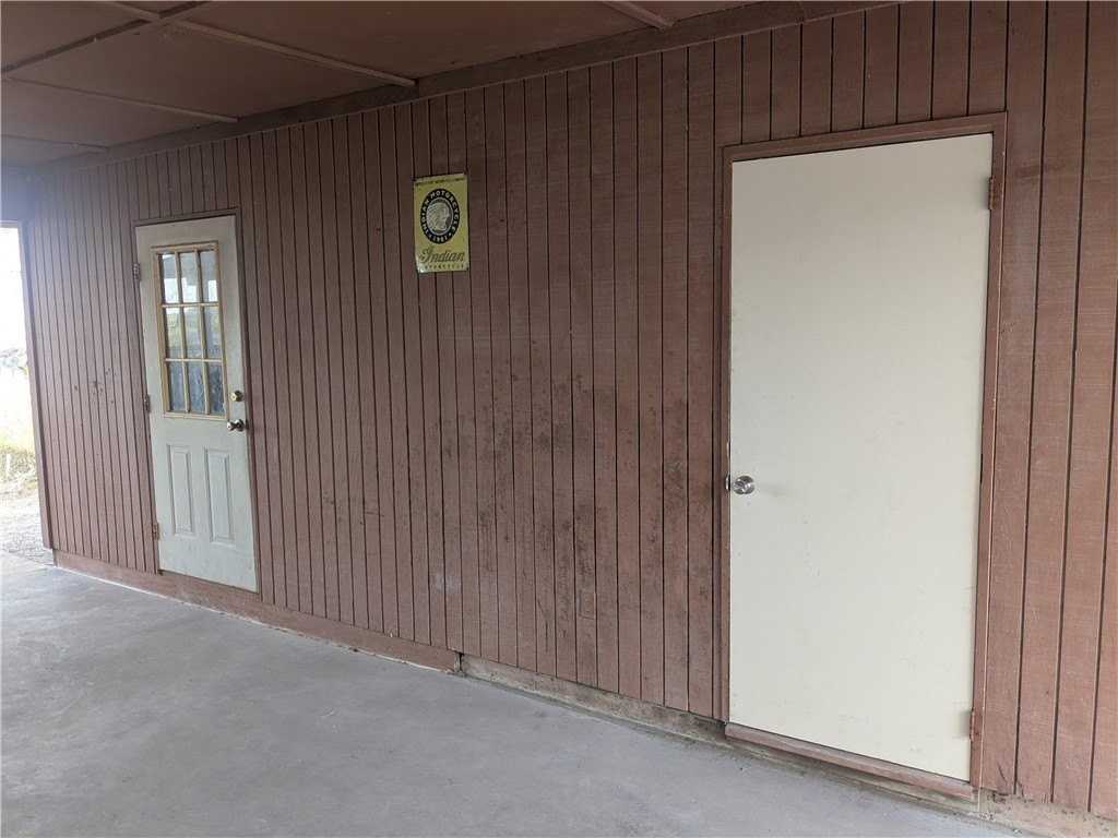 122 E Lake View Trl - Photo 2 of 15