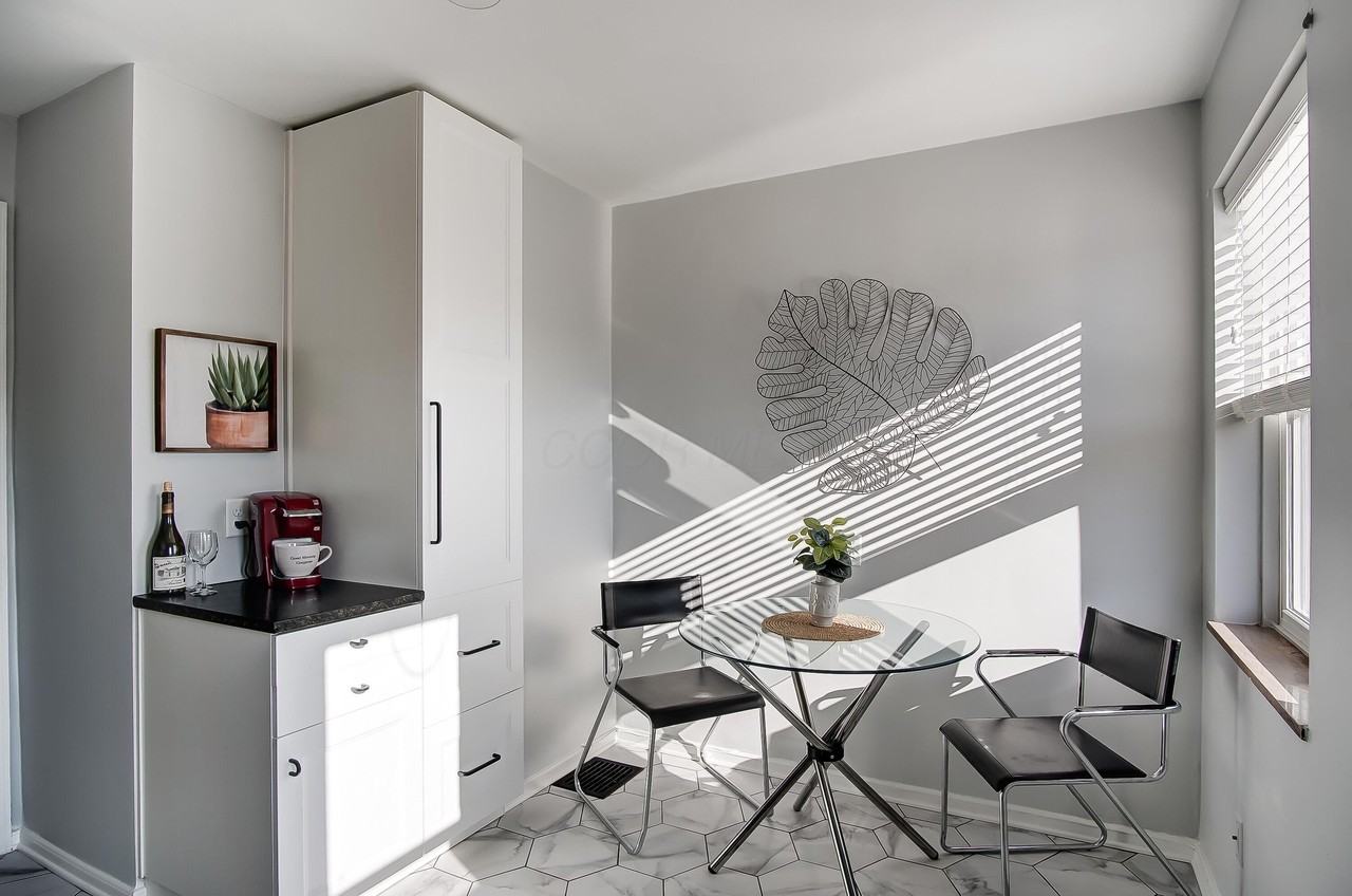 1440 Elmwood Ave Apt A - Photo 6 of 17