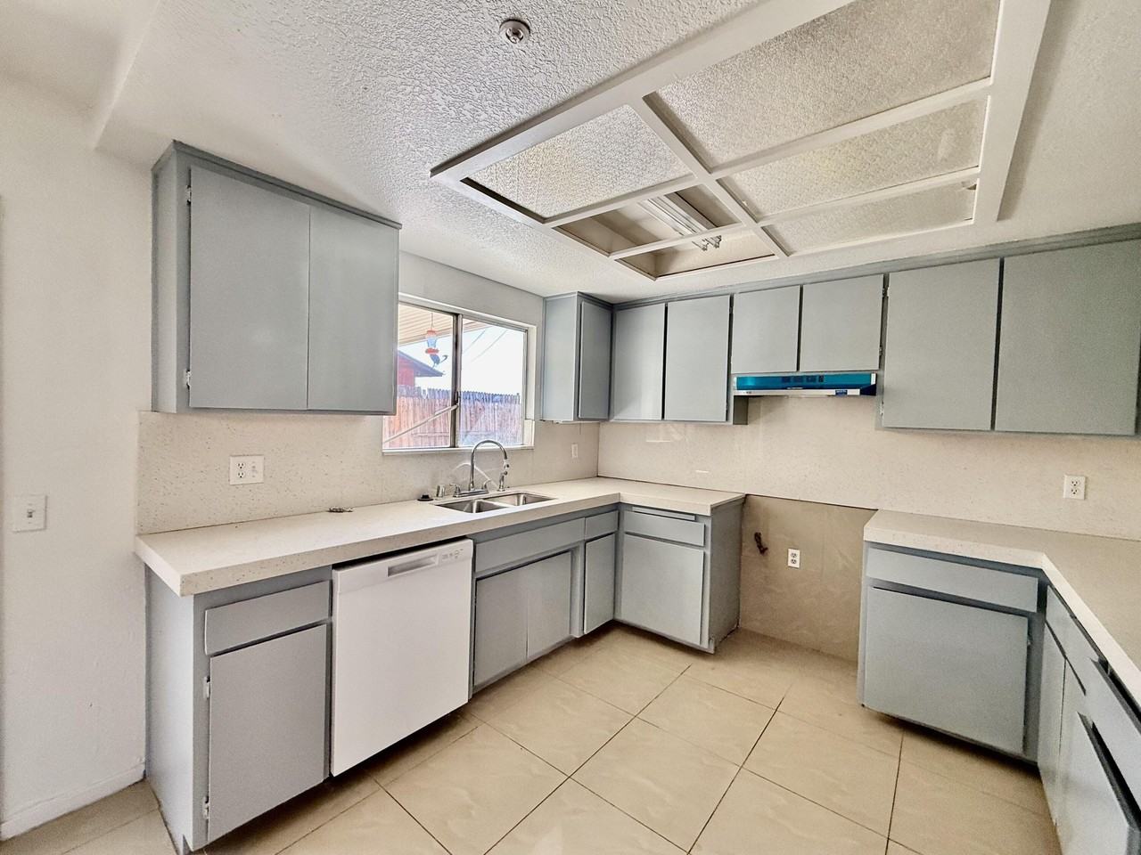 13860 Luis Dr Unit B - Photo 5 of 17