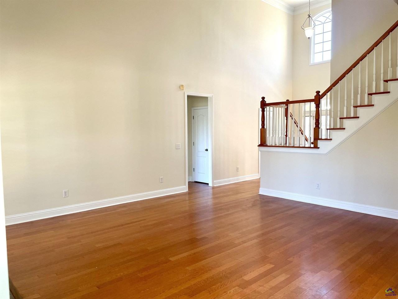 300 Pembroke Pt - Photo 7 of 37