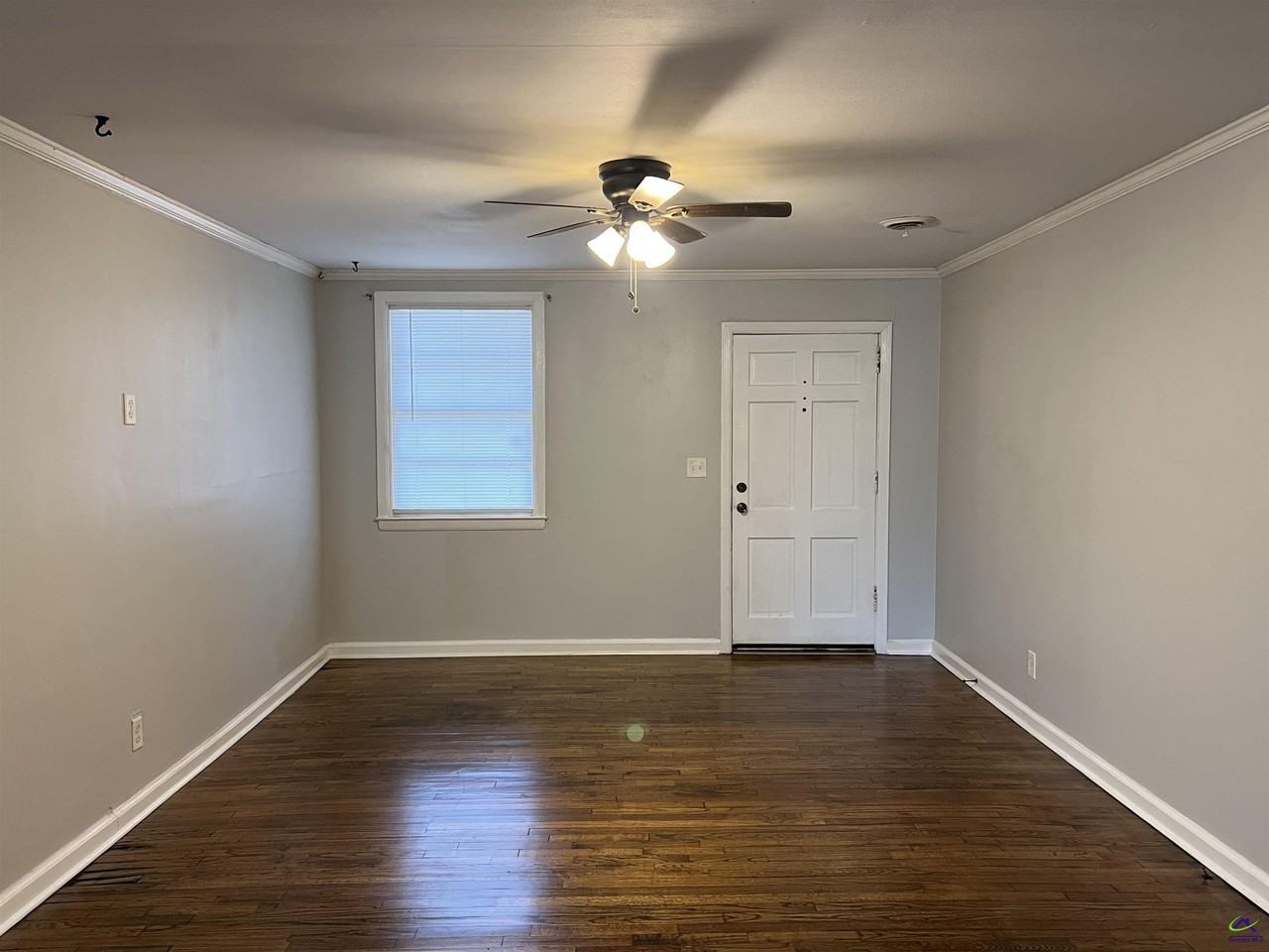 965 N Pierce Ave - Photo 4 of 27