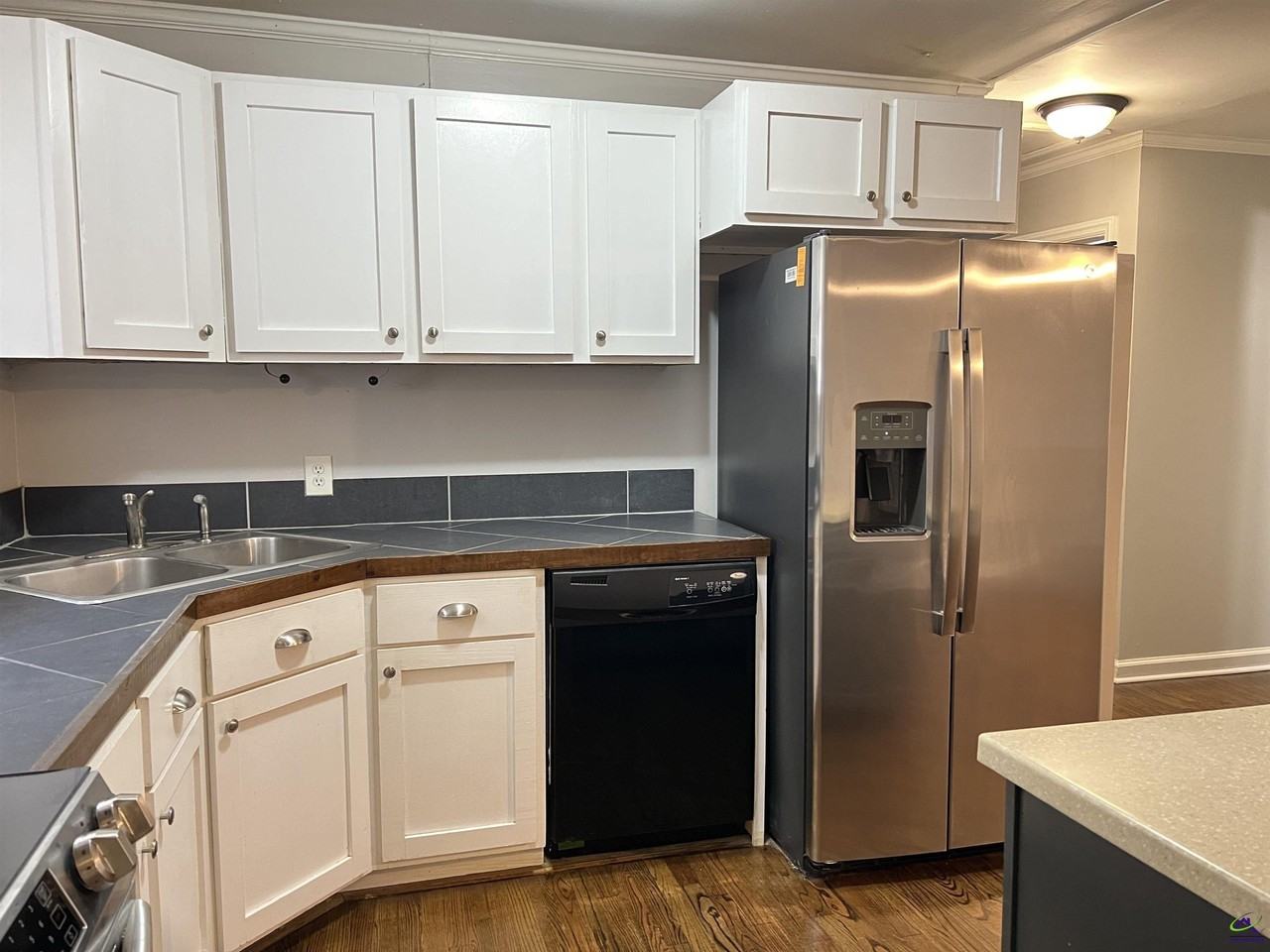 965 N Pierce Ave - Photo 6 of 27