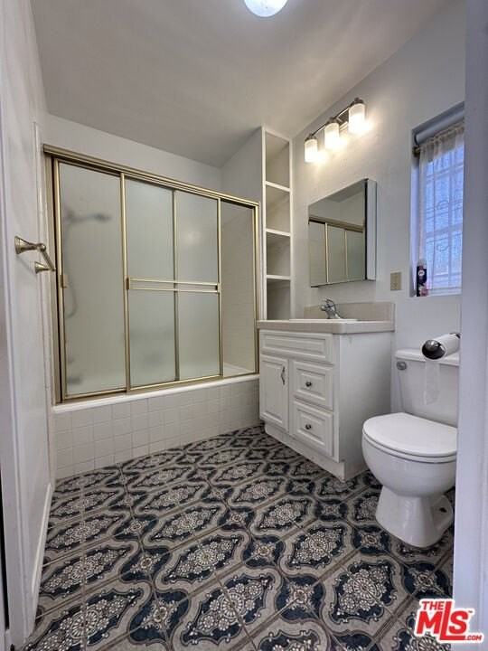 6069 1/2 Cashio St - Photo 5 of 9