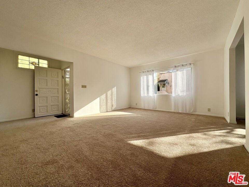 6069 1/2 Cashio St - Photo 2 of 11