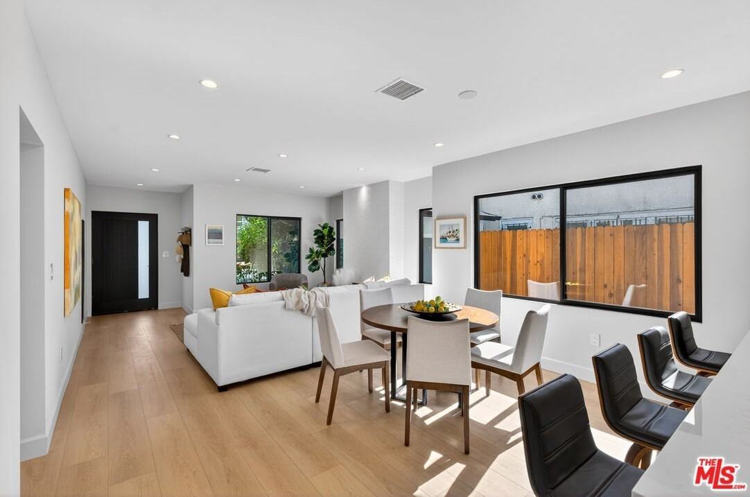 2931 S Bronson Ave - Photo 7 of 36