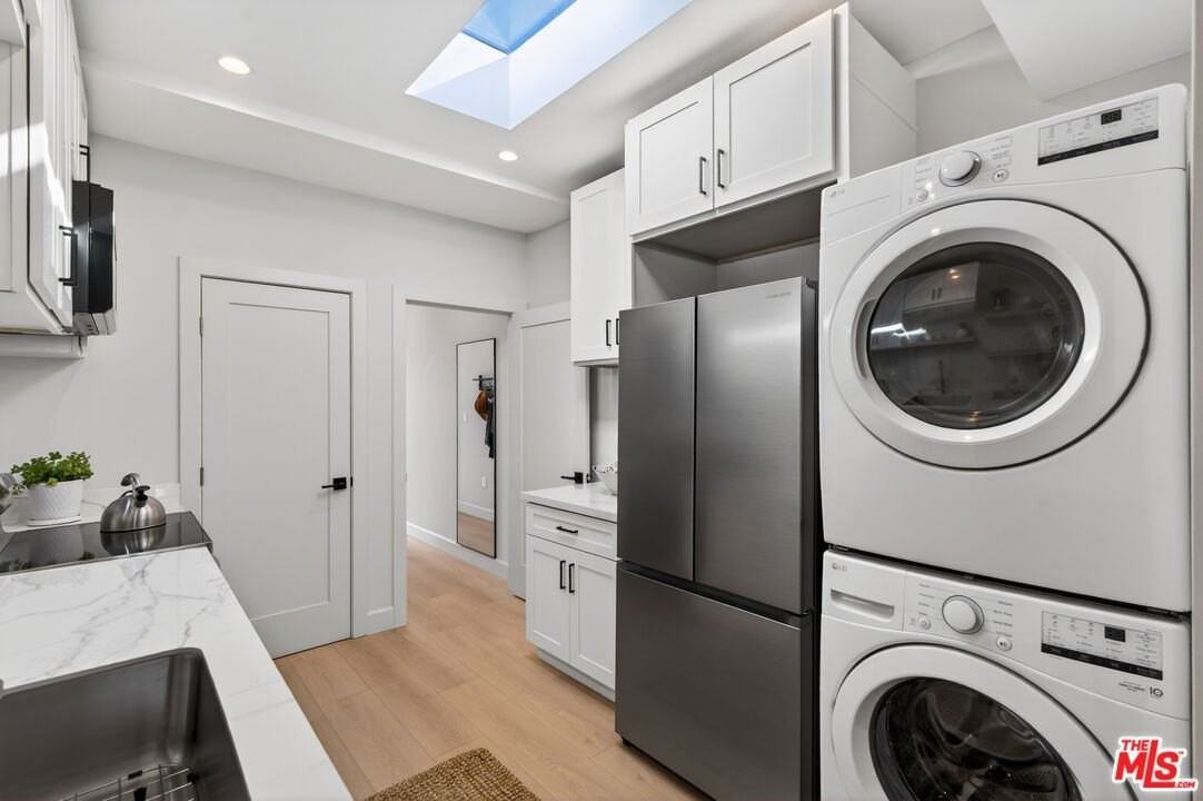 2931 1/2 S Bronson Ave - Photo 7 of 19