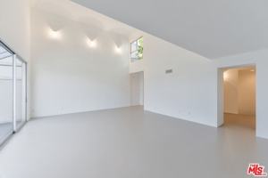 featured image of 558 Rose Ave Apt 3 #Apt 3