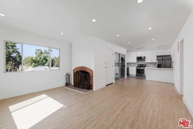 1007 Ocean Park Blvd Apt 1 - Photo 7 of 18