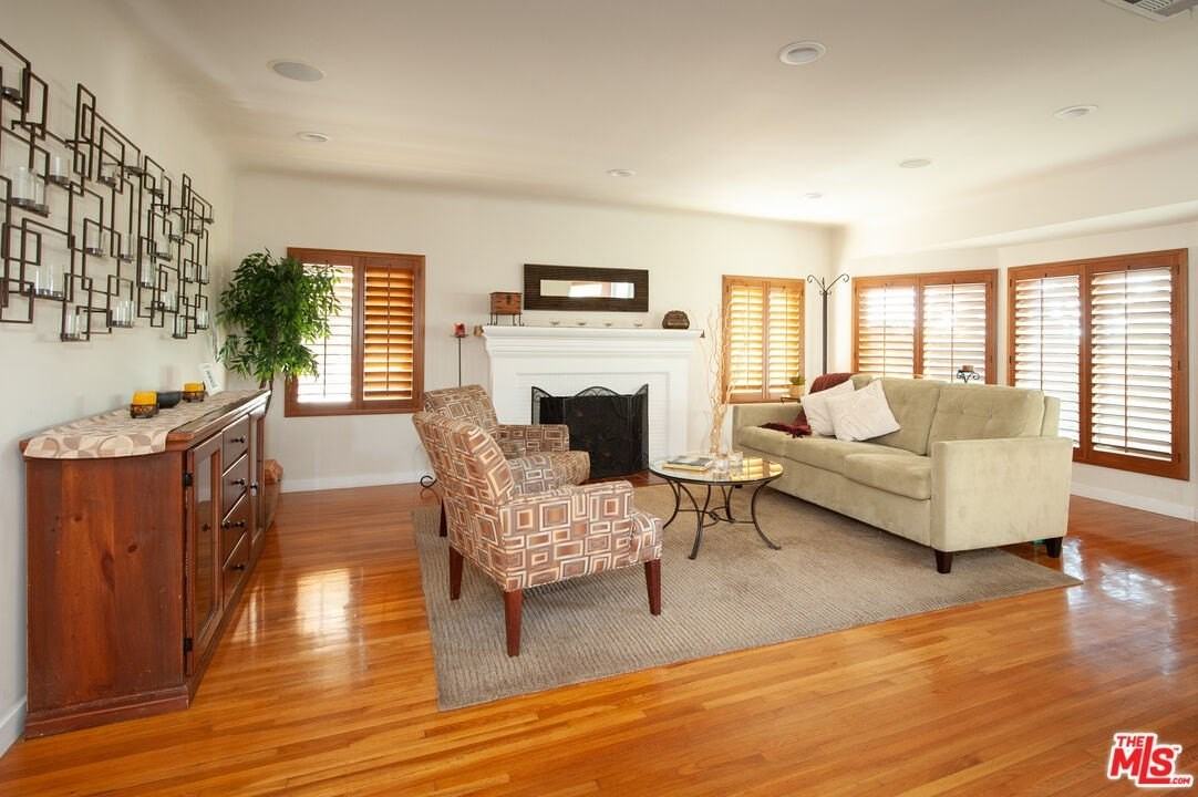 5226 College View Ave - Photo 2 of 17