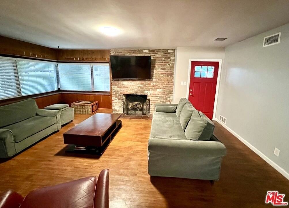 2903 W Carson St - Photo 4 of 12