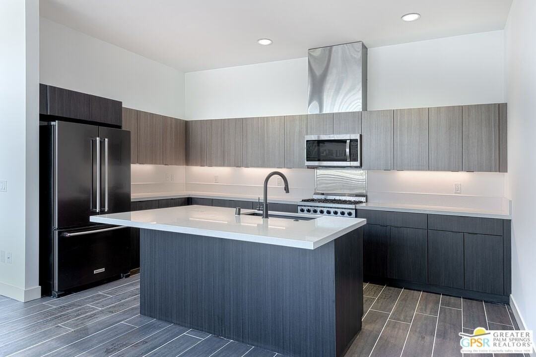 111 N Palm Canyon Dr Apt 201 - Photo 7 of 11