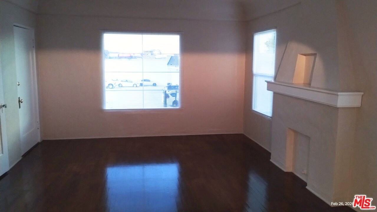 6133 Cashio St Unit 1/2 - Photo 7 of 16