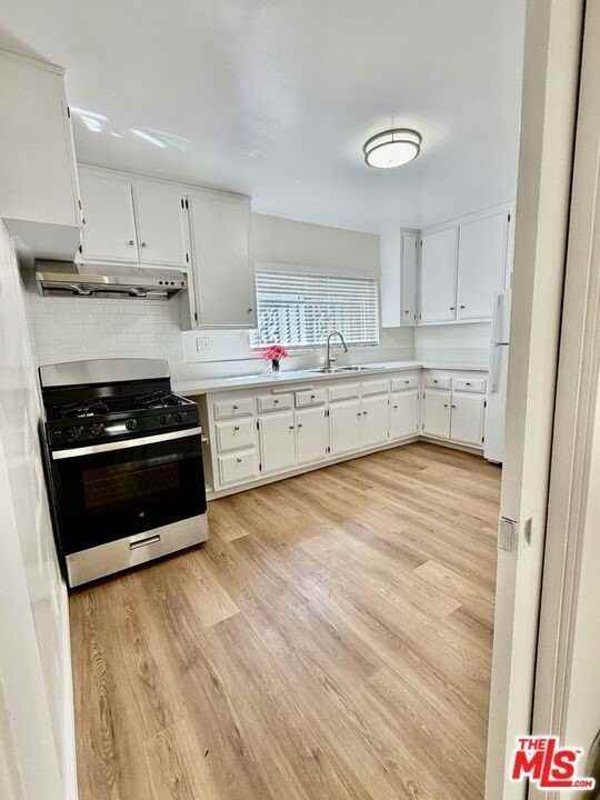 829 Alpine St Apt 3 - Photo 3 of 13