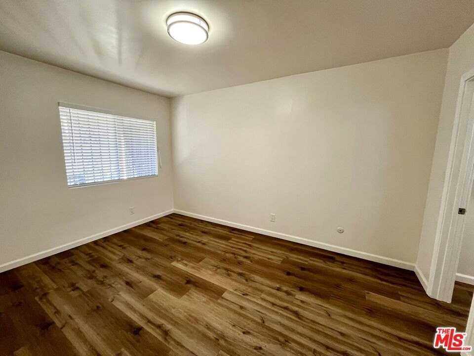 829 Alpine St Apt 3 - Photo 4 of 13