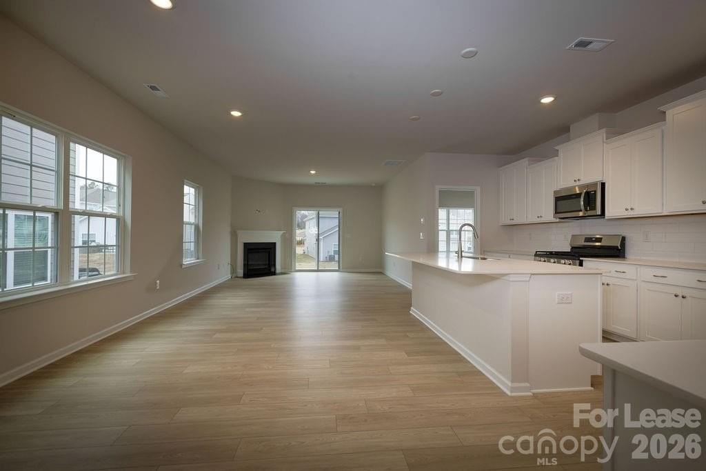 1709 Heron Ct - Photo 4 of 29