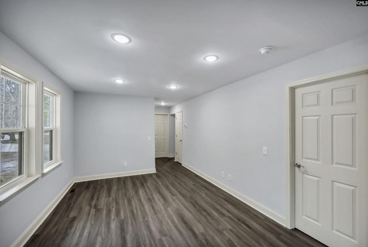 152 Robin Rd - Photo 5 of 27