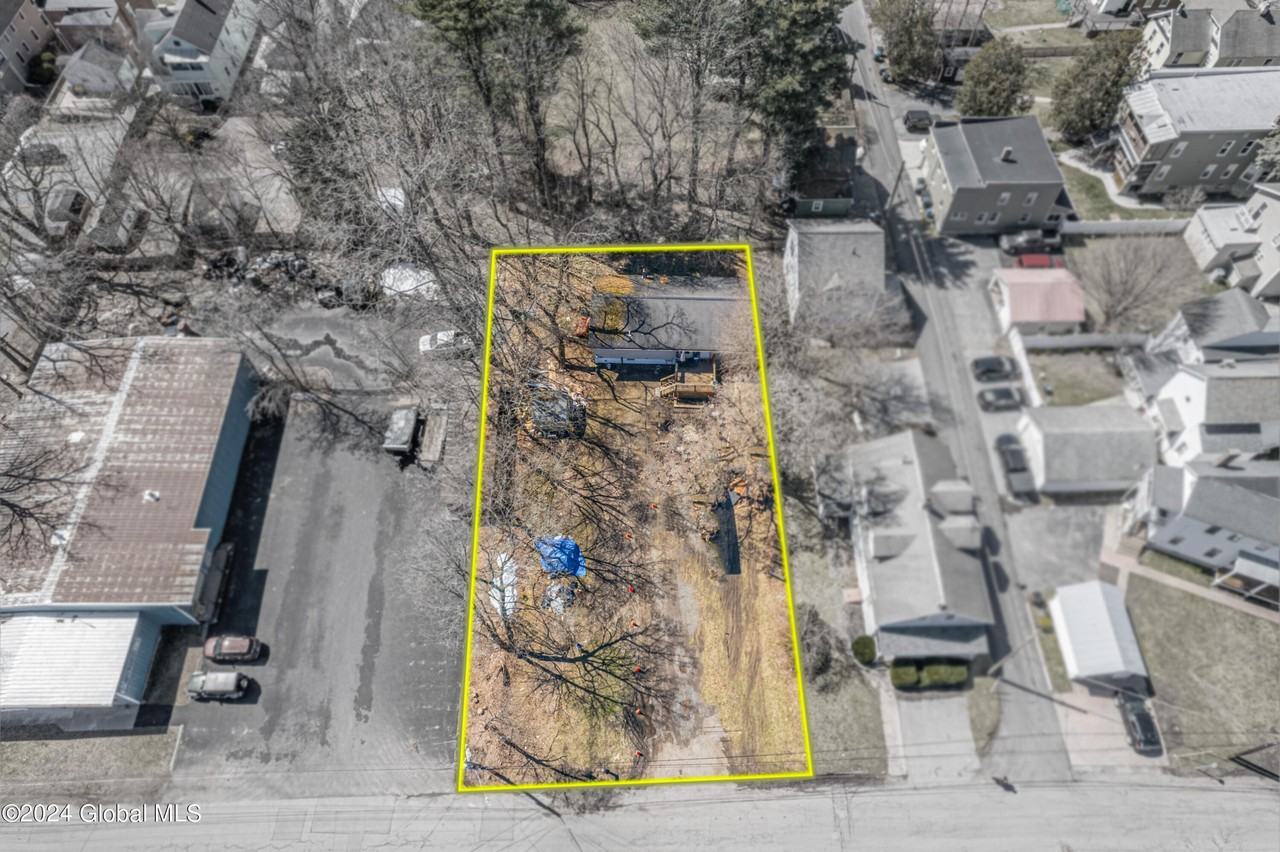 99 1/2 Walworth St - Photo 2 of 13