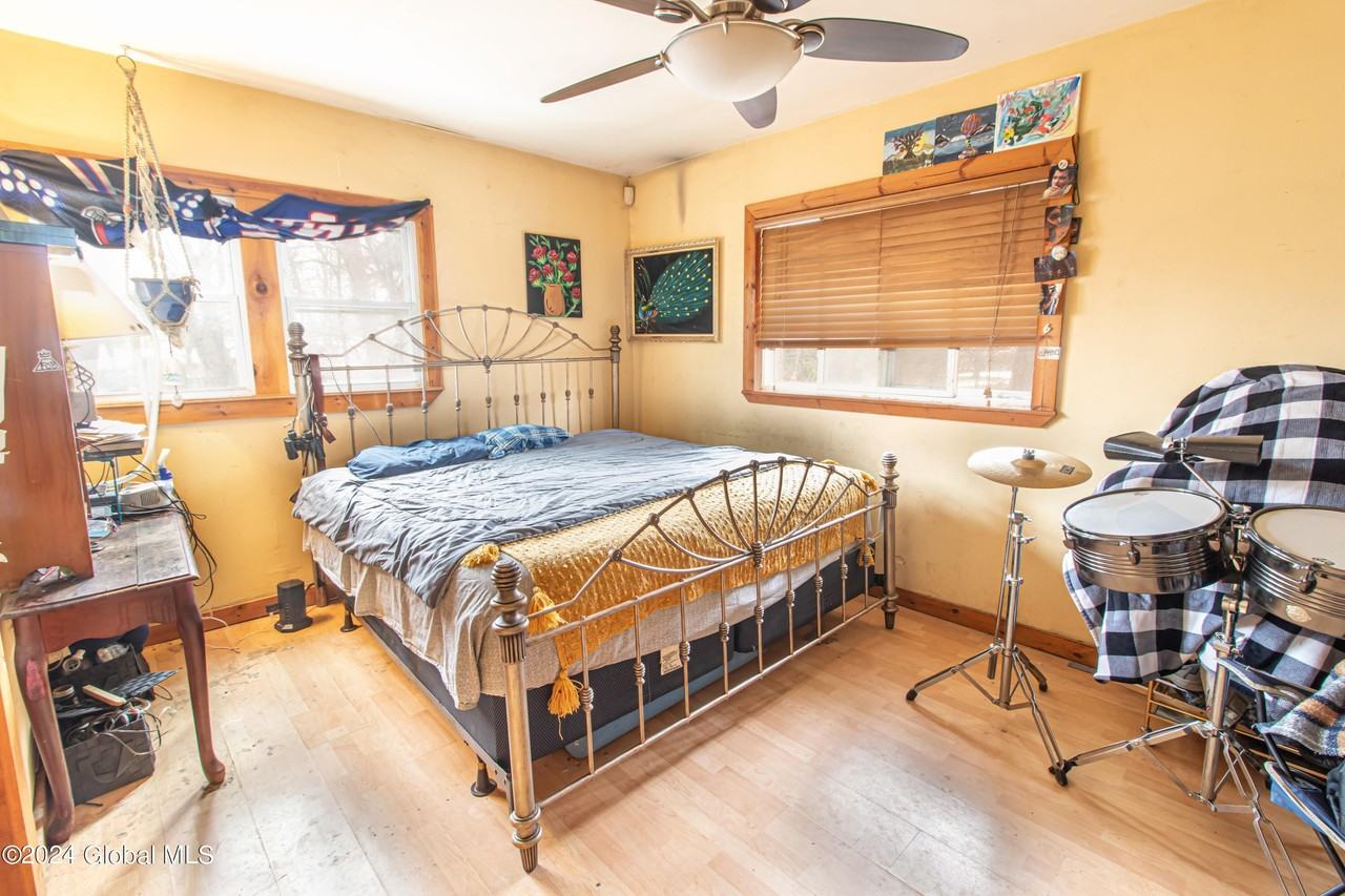 99 1/2 Walworth St - Photo 7 of 13