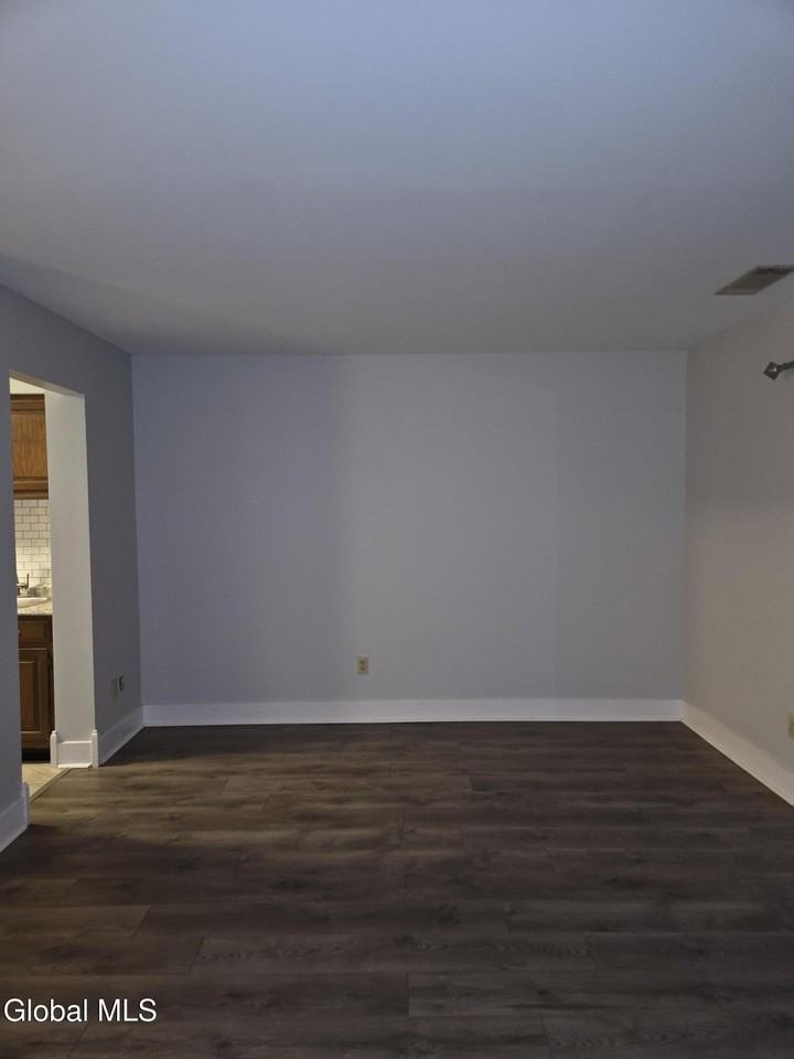 93 Ridgewood Ter - Photo 2 of 30