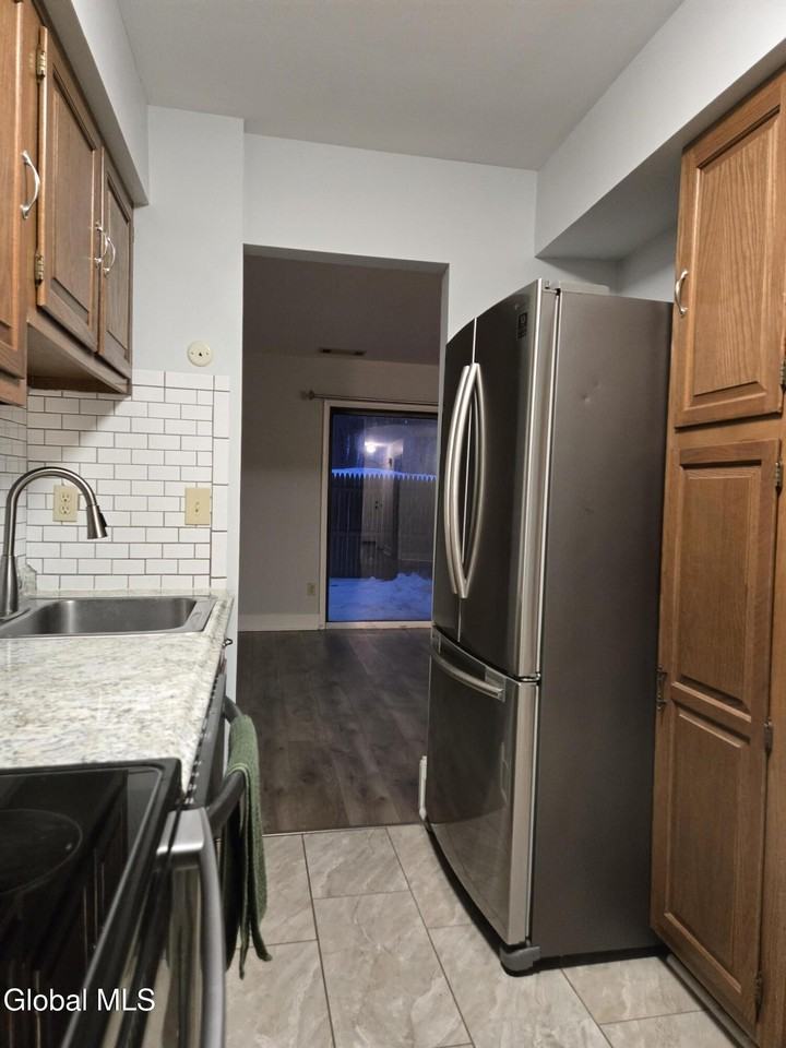 93 Ridgewood Ter - Photo 7 of 30