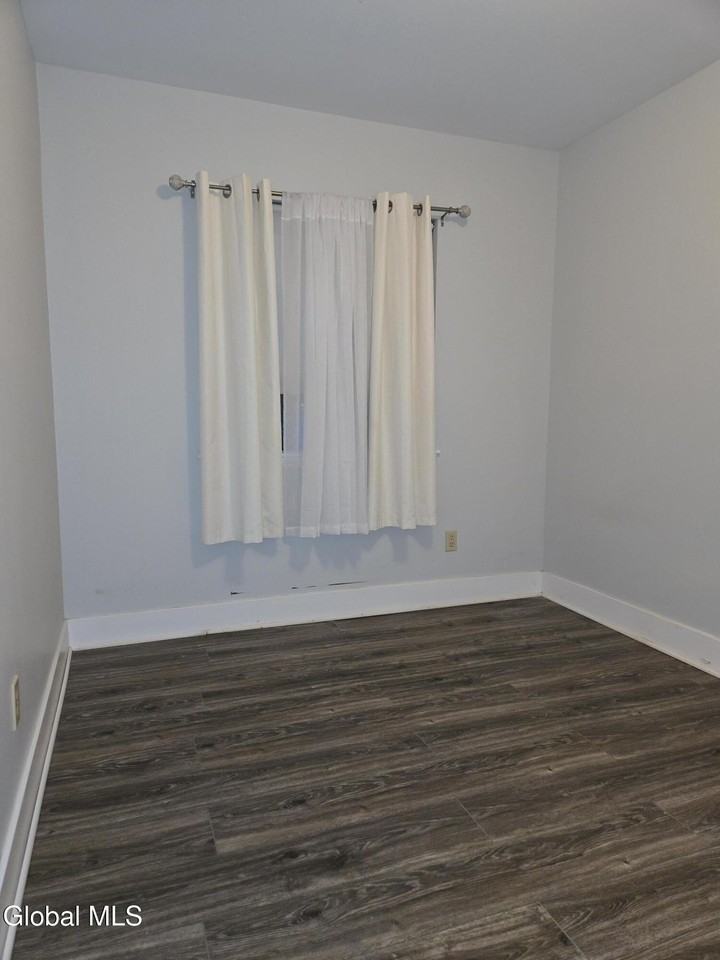 93 Ridgewood Ter - Photo 5 of 38