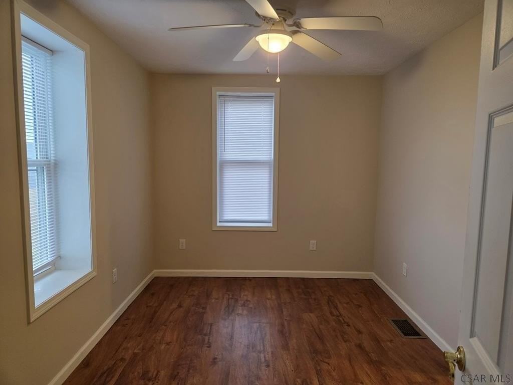 559 N Dominion Dr - Photo 3 of 11