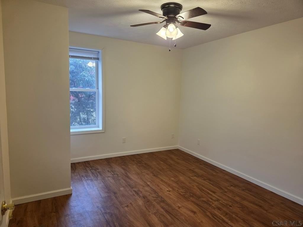 559 N Dominion Dr - Photo 7 of 11