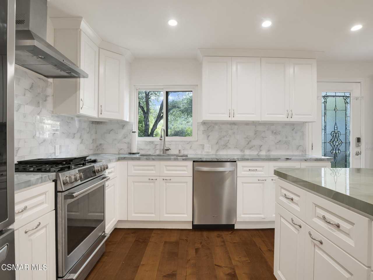 124 Merry Oak Ln - Photo 5 of 33