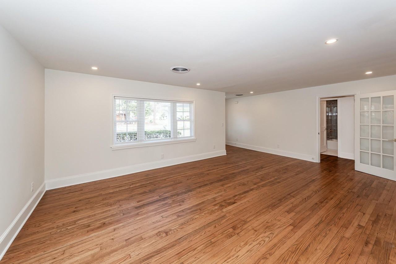 1323 S Sherwood Dr - Photo 4 of 17