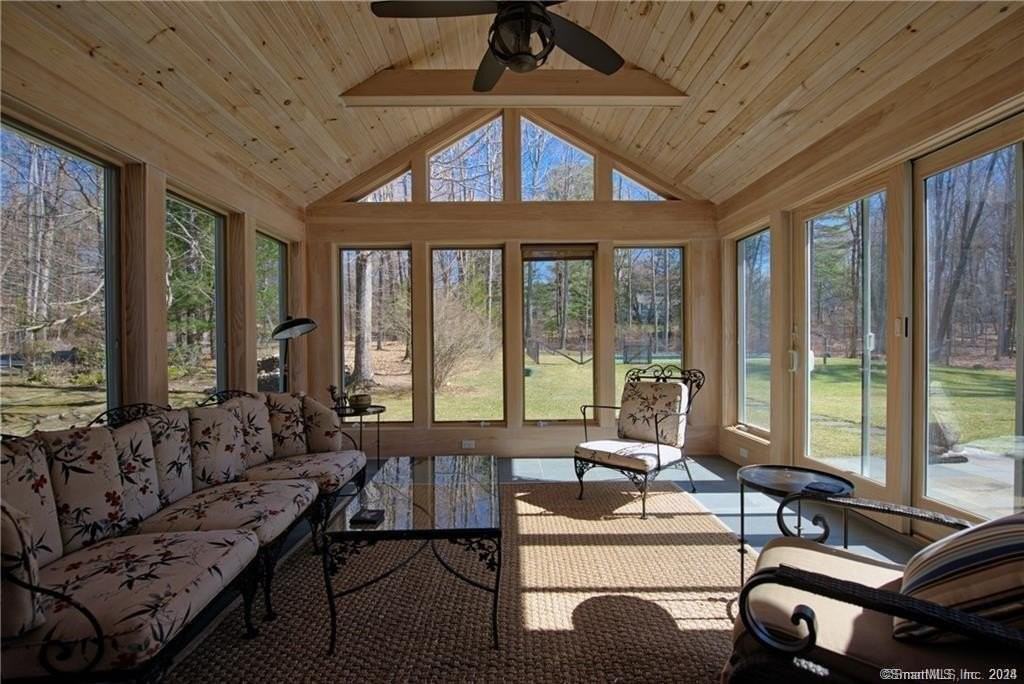 3 Lilac Ln - Photo 5 of 17